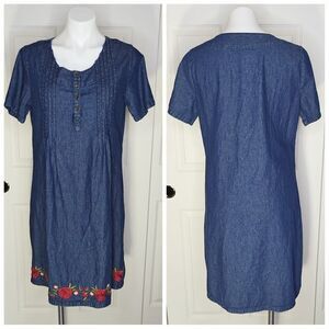 Country Store floral embroidered denim shift dress sz S